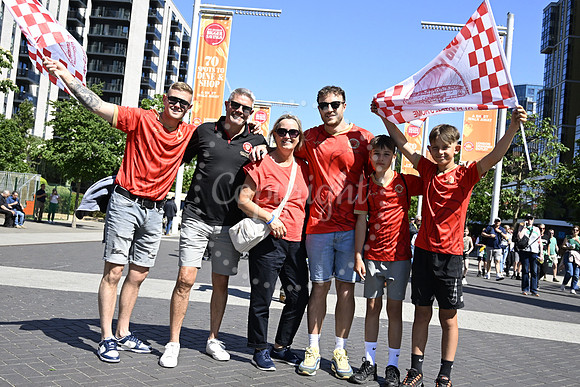 SP WHITVASEFINAL 110525