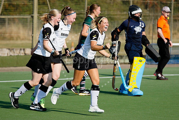 Hockey action from Harleston Magpies Ladies’ I vs Surbiton II