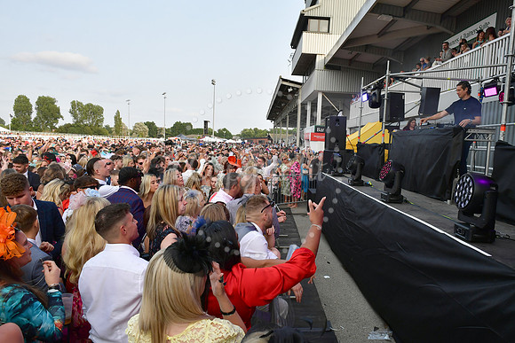 Southwell Racecourse Ladies Day