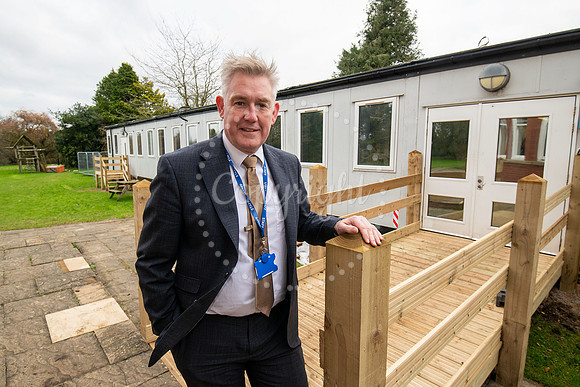 Broadlands Hall School, Haverhill Road, Little WrattingSchool i