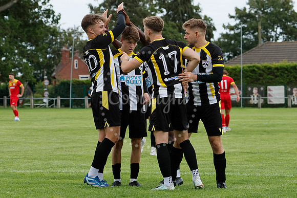 FA Cup - Harleston Town v Walsham-le-Willows