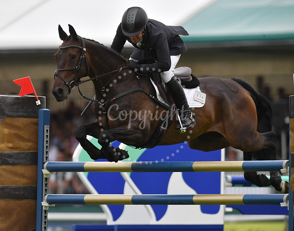 Defender Burghley Horse Trials     Rosalind Canter the winner