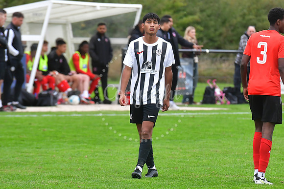 Southwell FC v FCV Grace Dieu football action