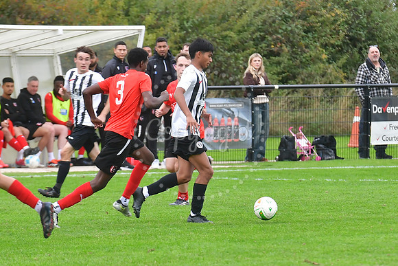 Southwell FC v FCV Grace Dieu football action