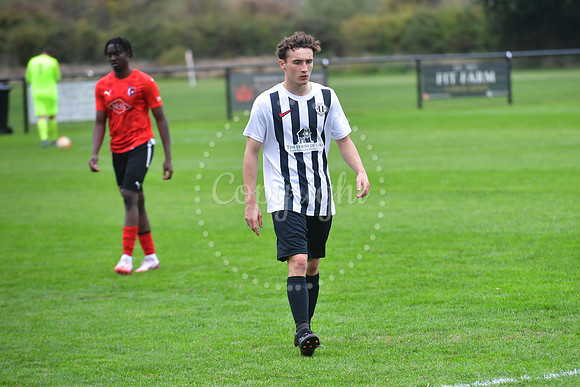 Southwell FC v FCV Grace Dieu football action
