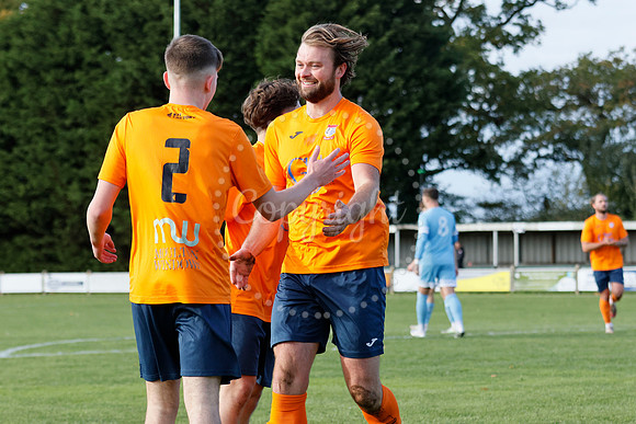 Diss Town v FC Parson Drove