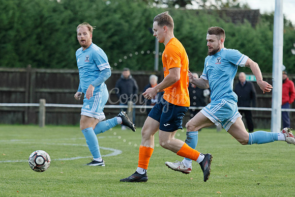 Diss Town v FC Parson Drove
