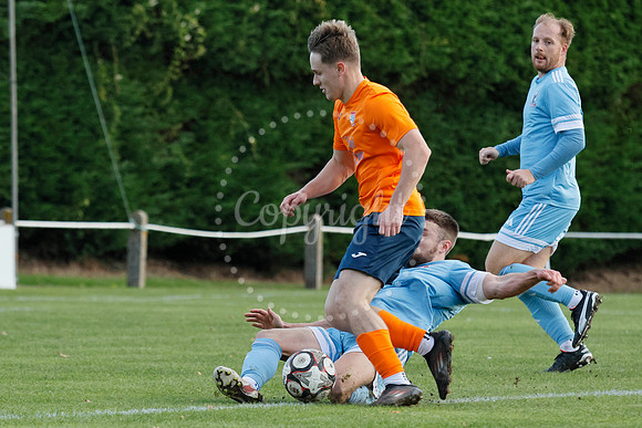Diss Town v FC Parson Drove