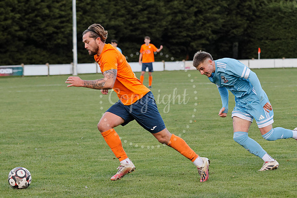 Diss Town v FC Parson Drove