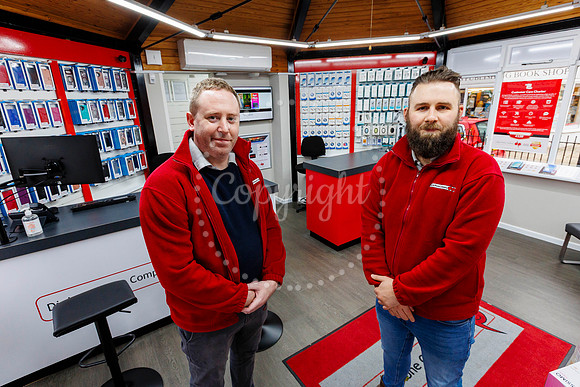 Digital Phone Shop officially opened a store in Diss on Monday.