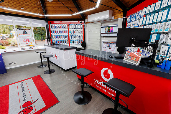 Digital Phone Shop officially opened a store in Diss on Monday.