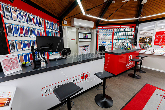 Digital Phone Shop officially opened a store in Diss on Monday.