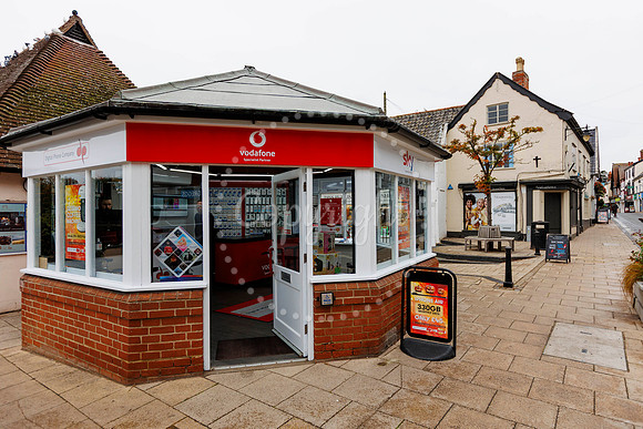 Digital Phone Shop officially opened a store in Diss on Monday.