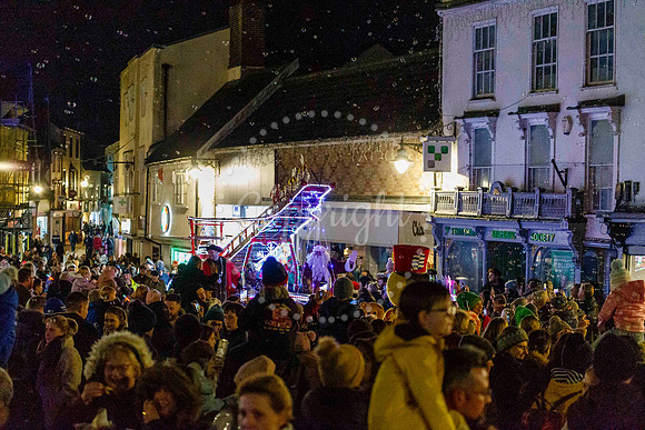 Diss Christmas Lights Switch on