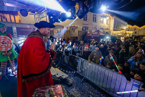 Diss Christmas Lights Switch on