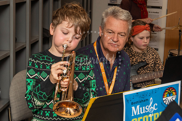 NJ Bottisham Village CollegeAnnual festive Christmas fairPictu