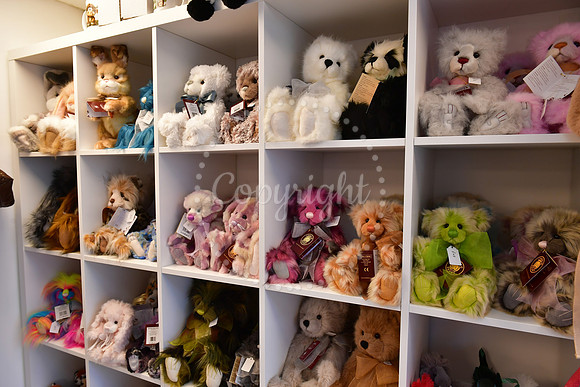 Razzle Dazzle Christmas Shopping Feature