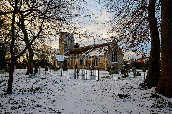 Snowfall in the Norfolk/Suffolk border village of Homersfield