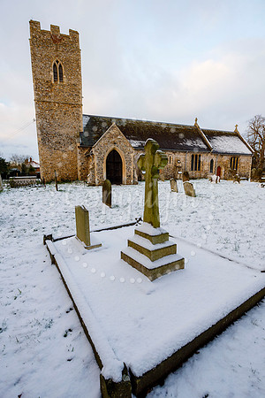 Snowfall in the Norfolk/Suffolk border village of Homersfield