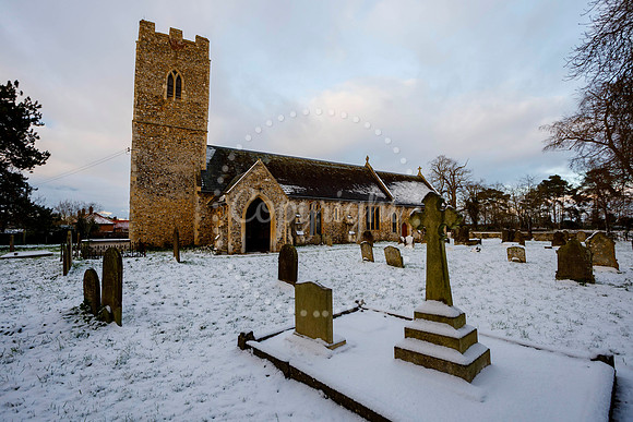Snowfall in the Norfolk/Suffolk border village of Homersfield