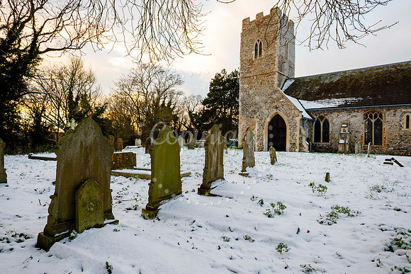 Snowfall in the Norfolk/Suffolk border village of Homersfield