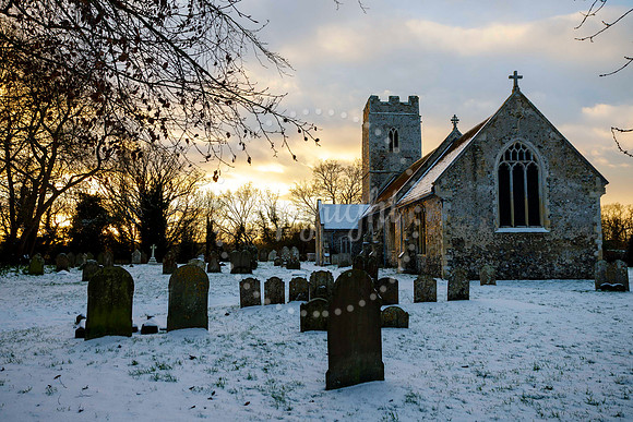 Snowfall in the Norfolk/Suffolk border village of Homersfield