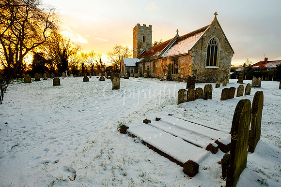 Snowfall in the Norfolk/Suffolk border village of Homersfield