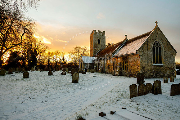 Snowfall in the Norfolk/Suffolk border village of Homersfield