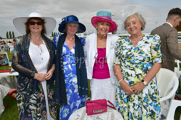 Southwell Racecourse Ladies Day