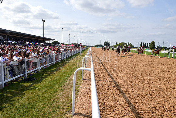 Southwell Racecourse Ladies Day