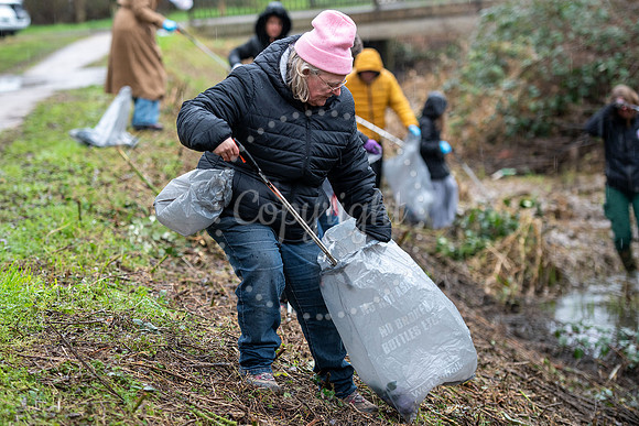 NJ Studlands Park sports and social clubCommunity litter pick.
