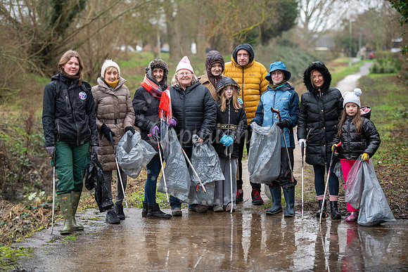NJ Studlands Park sports and social clubCommunity litter pick.