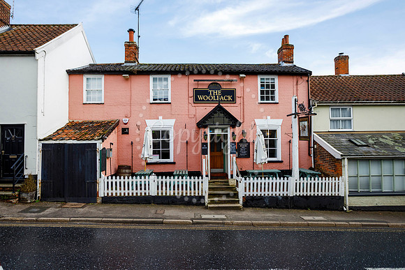 Woolpack pub in Debenham