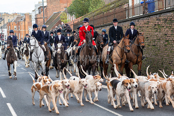 NJ Tattersalls Newmarket Thurlow Hounds meet.Picture by Mark Wes