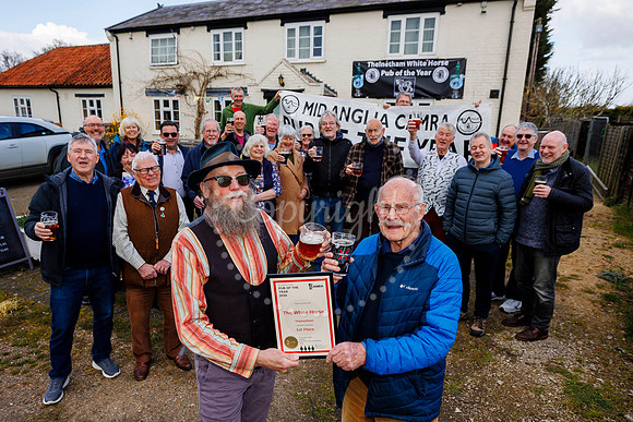 CAMRA Award White Horse pub in Thelnetham