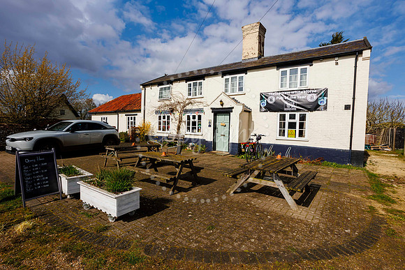 CAMRA Award White Horse pub in Thelnetham
