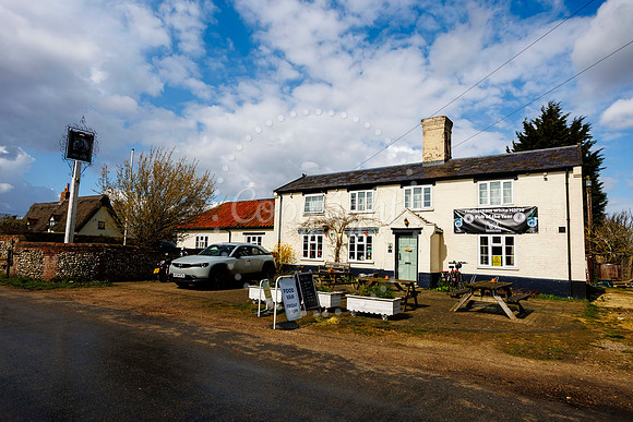 CAMRA Award White Horse pub in Thelnetham
