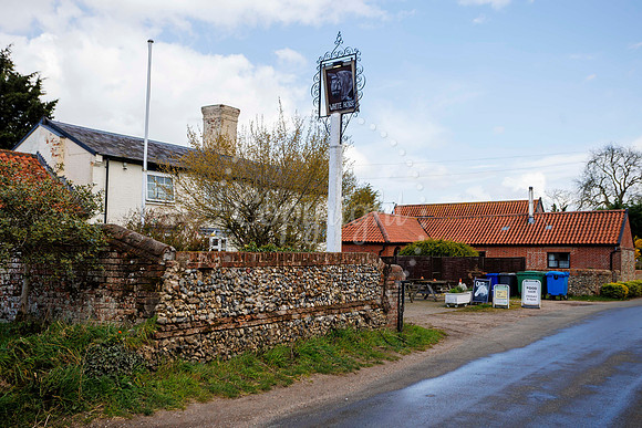 CAMRA Award White Horse pub in Thelnetham