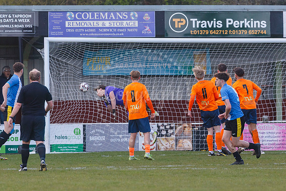 Diss Town v Holbeach