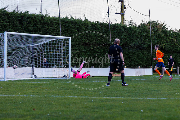 Diss Town v Holbeach