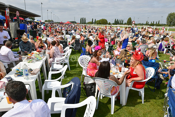 Southwell Racecourse Ladies Day