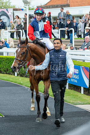 NJ SP Newmarket Rowley Mile 1000 Guineas Day. Picture by Mark We