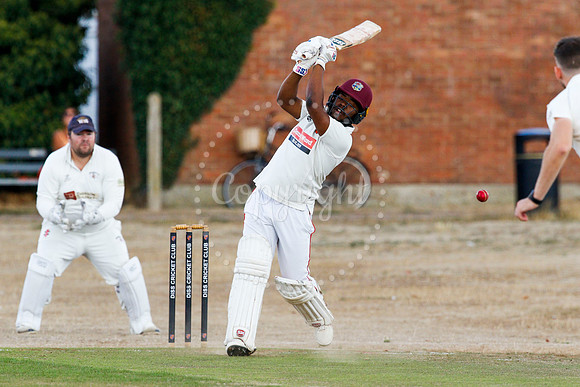 Cricket action from Diss v Bradfield