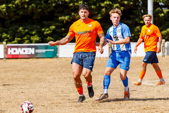 Diss Town v Holbeach United