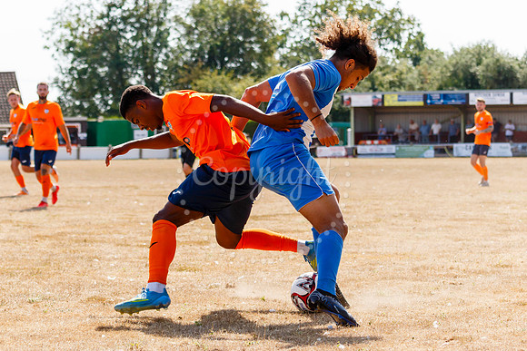 Diss Town v Holbeach United