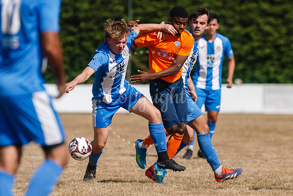 Diss Town v Holbeach United