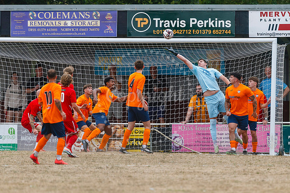 Diss Town v Stowmarket Town