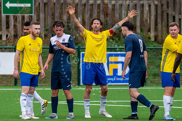 NJ NYO Stadium Nerwmarket Town Reserves V Hadleigh United. Pictu