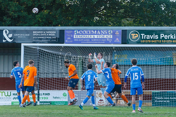 Diss Town v Wivenhoe Town