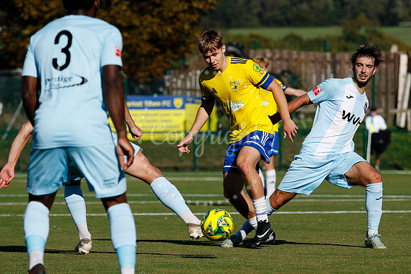 Newmarket Town v Leighton Town